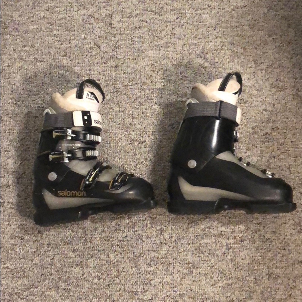 Salomon Energyzer ski boots